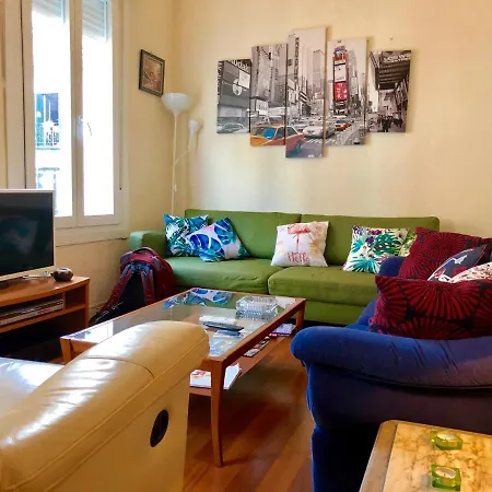 4 Bedrooms Flat In The City Center Homestay