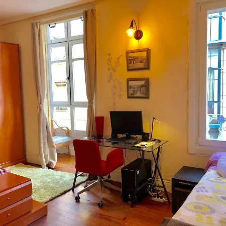 4 Bedrooms Flat In The City Center بلباو