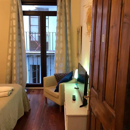 4 Bedrooms Flat In The City Center Homestay Bilbao